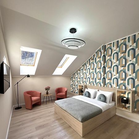 Modern Apartment In The City Center Lviv Eksteriør billede