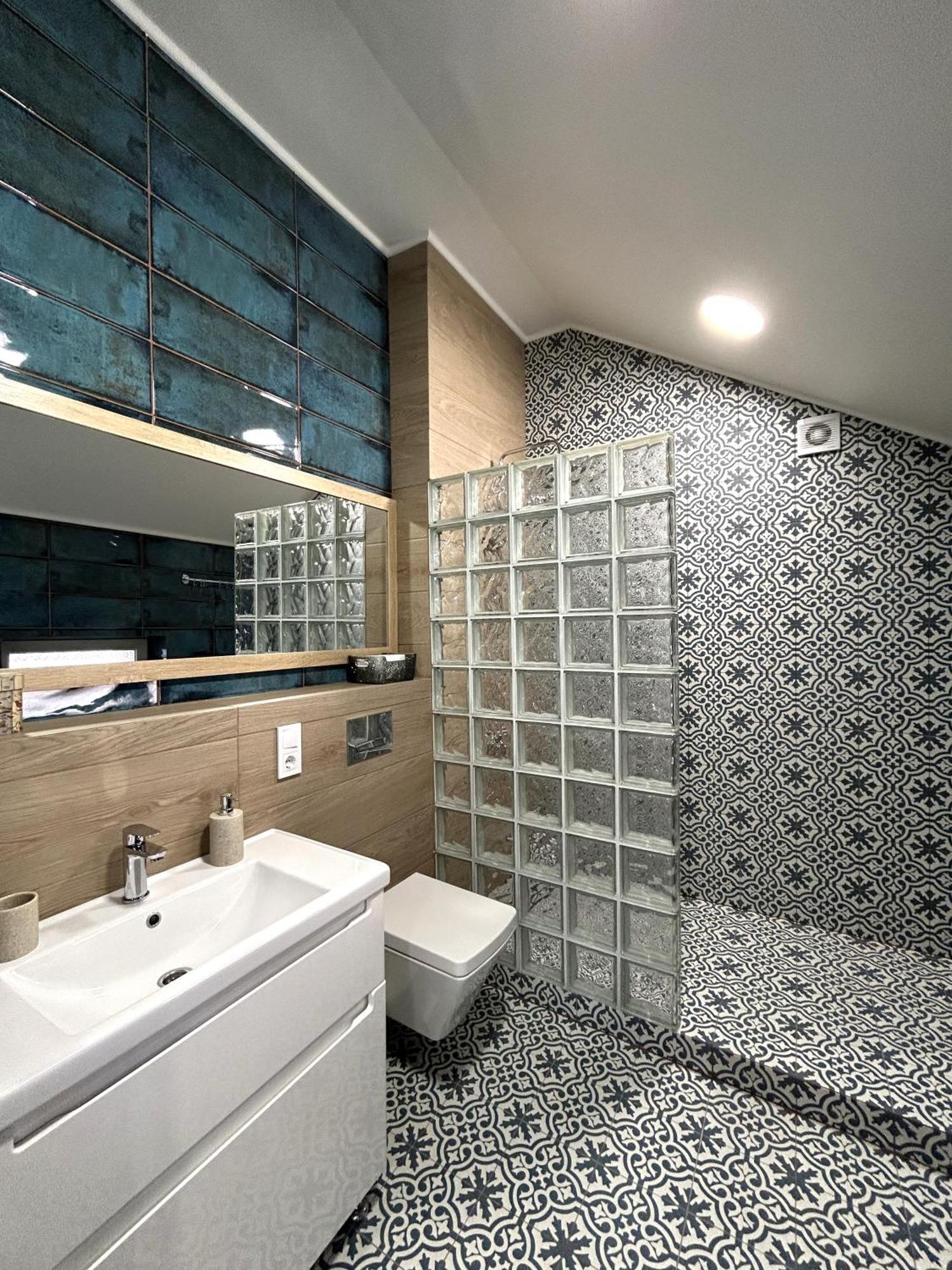 Modern Apartment In The City Center Lviv Eksteriør billede